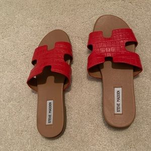 Steve Madden Greece “H” sandals 8.5 red croc